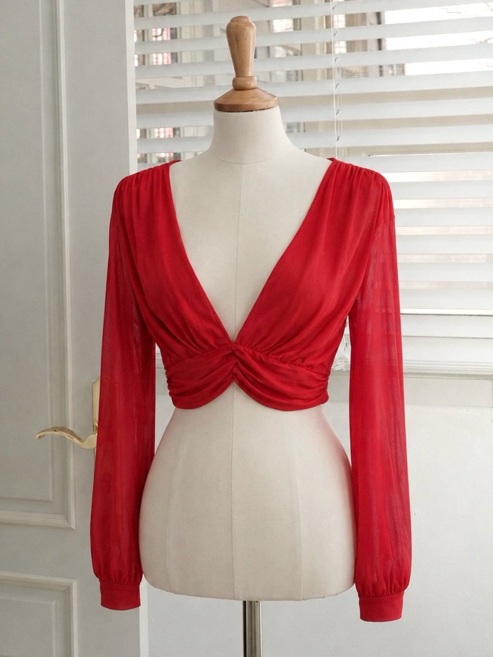 🌼 3/$15 Sincerely Jules Red Ruched Crop Blouse - NWT - XL